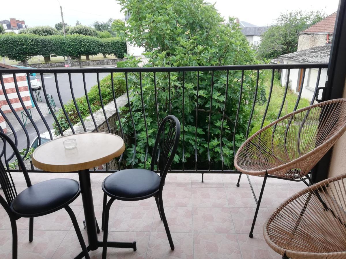 Meubles De Tourisme Le Trianon Et Le Petit Trianon Appartement Saint-Junien Buitenkant foto