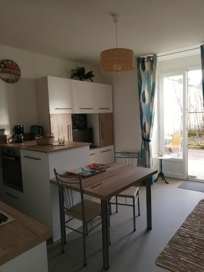 Meubles De Tourisme Le Trianon Et Le Petit Trianon Appartement Saint-Junien Buitenkant foto